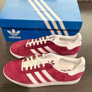 NWT!!  Adidas Men’s Gazelle Burgundy and White Sneakers